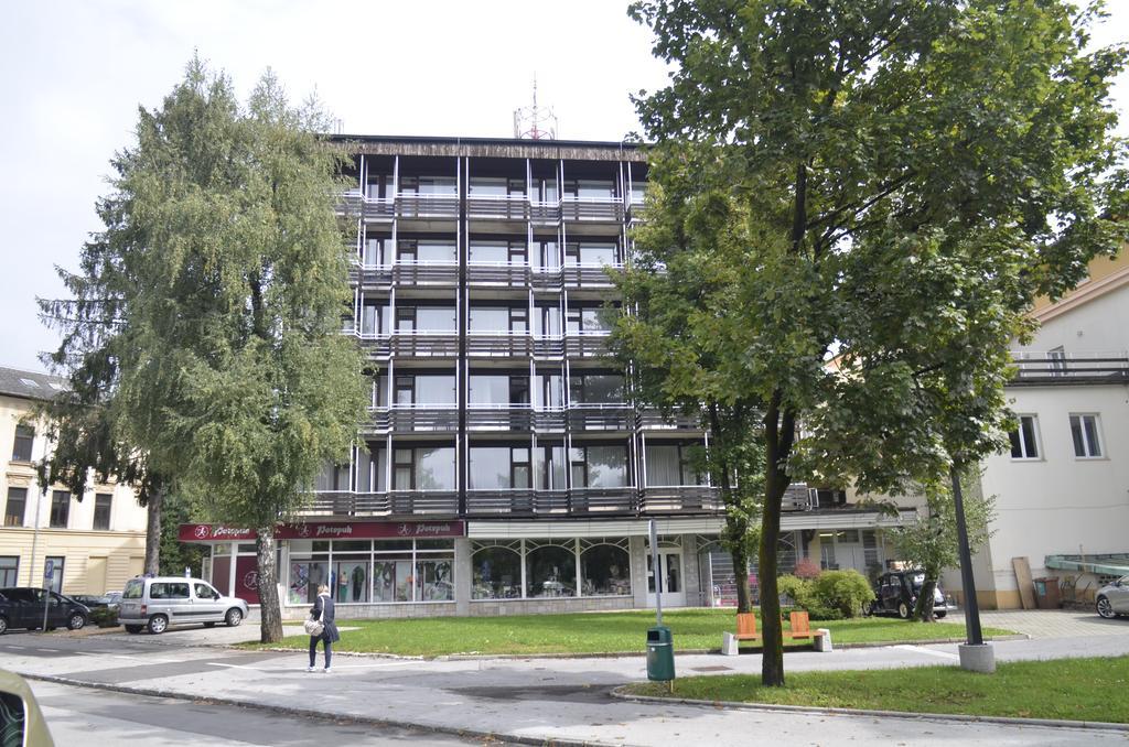 Grajski Dvor Radovljica Buitenkant foto