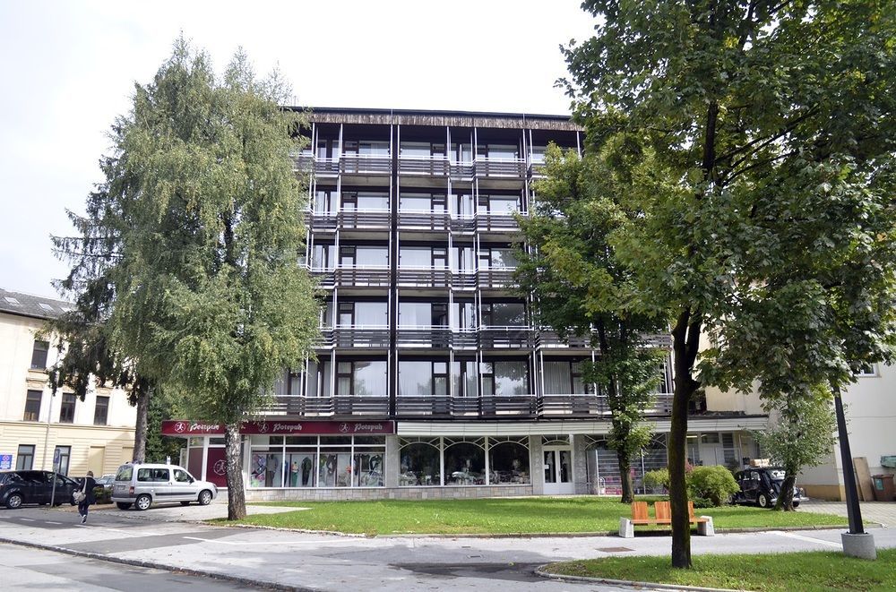 Grajski Dvor Radovljica Buitenkant foto