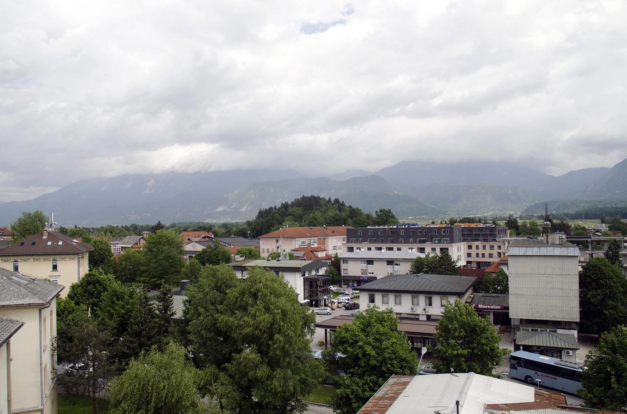 Grajski Dvor Radovljica Buitenkant foto
